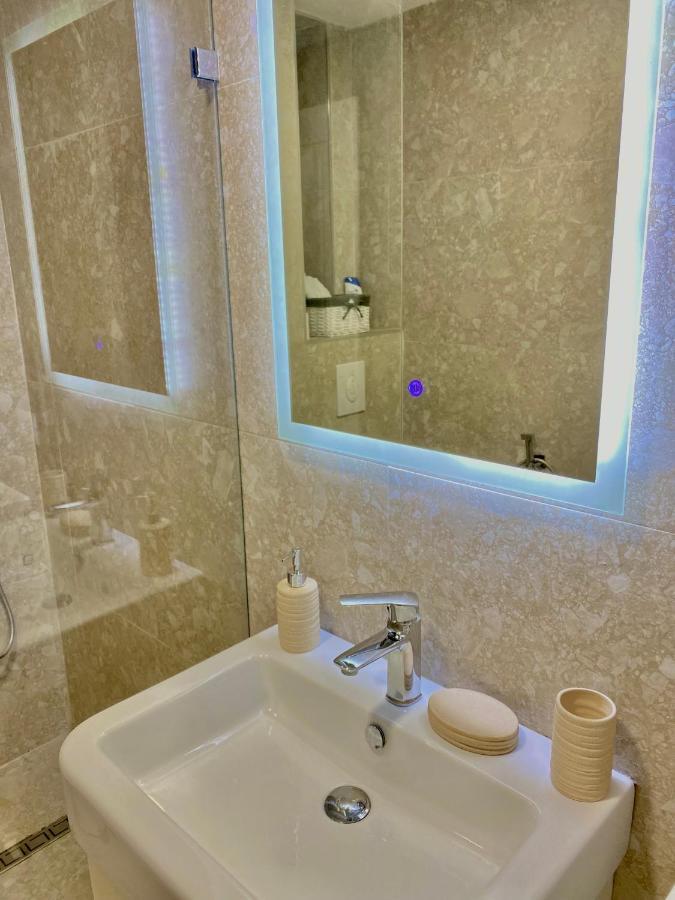 Jolie Center Apartment Tirana Extérieur photo